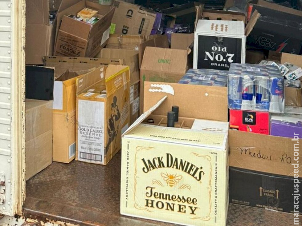  Polícia prende responsável por depósito de cigarros eletrônicos e 
