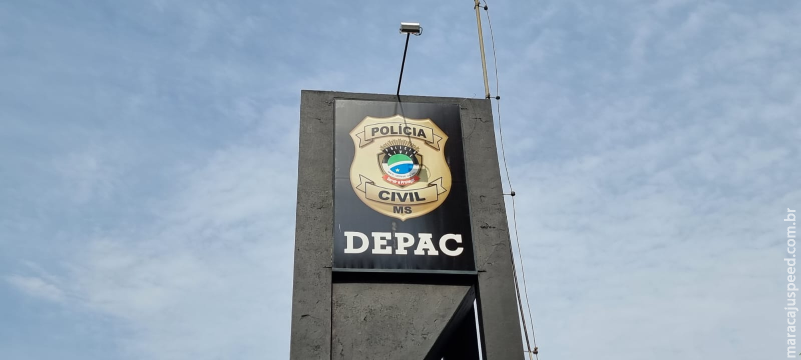 Policiais tiveram que usar arma não letal para conter criminoso durante fuga em Dourados Policiais tiveram que usar arma não letal para conter criminoso durante fuga em Dourados