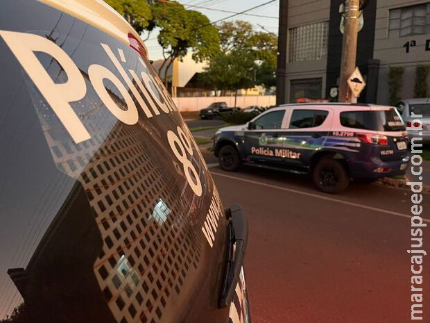 Bêbados e drogados, homens brigam na rua e acabam detidos em Nova Andradina Bêbados e drogados, homens brigam na rua e acabam detidos em Nova Andradina