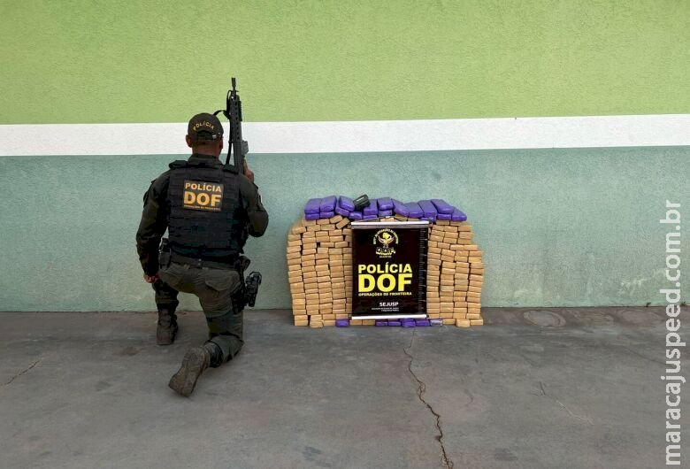 Casal que viajava com filha de de seis anos no carro em Iguatemi, é flagrado com mais de 200 kg de maconha Casal que viajava com filha de de seis anos no carro em Iguatemi, é flagrado com mais de 200 kg de maconha