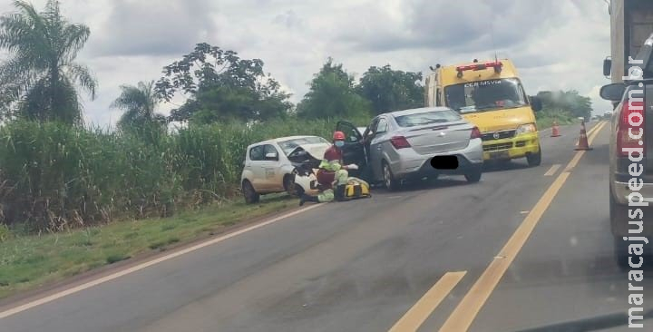 Colisão entre dois veículos na BR-163 entre Juti e Caarapó deixa feridos