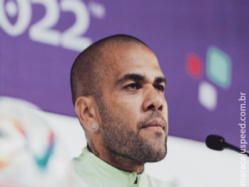 Daniel Alves paga fiança e deve deixar a prisão ainda nesta segunda Daniel Alves paga fiança e deve deixar a prisão ainda nesta segunda