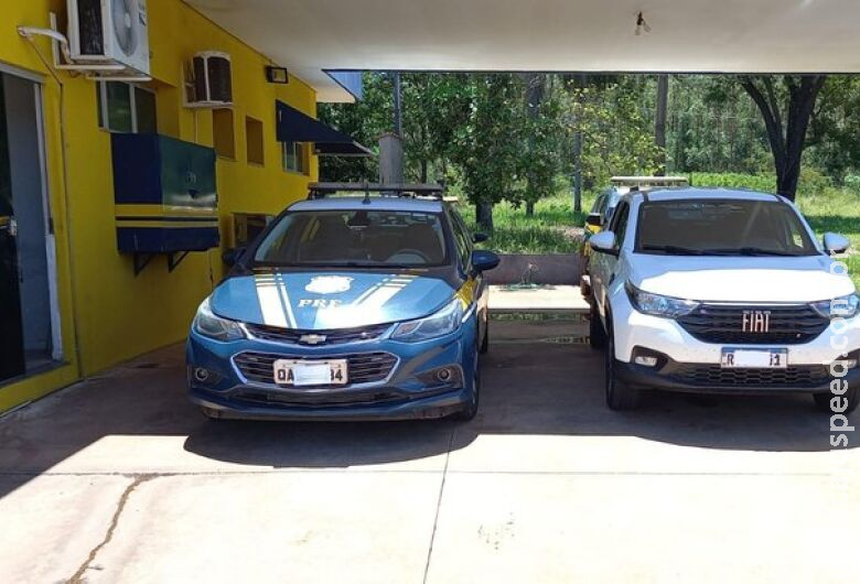 Dois carros são recuperados pela PRF no final de semana Dois carros são recuperados pela PRF no final de semana