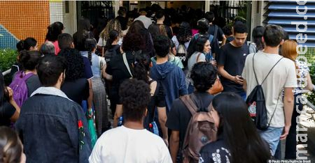 Estudantes começam a receber primeira parcela do Programa Pé-de-Meia