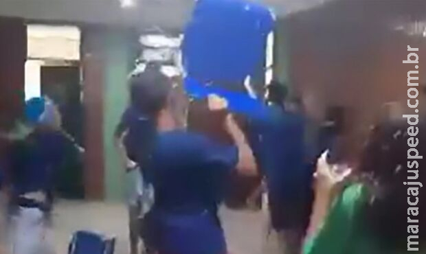 Estudantes saem no soco e arremessam cadeiras em escola de Corumbá