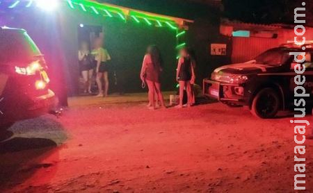Ex-companheiro ataca mulher pelas costas com taco de sinuca próximo à antiga ZBM Ex-companheiro ataca mulher pelas costas com taco de sinuca próximo à antiga ZBM