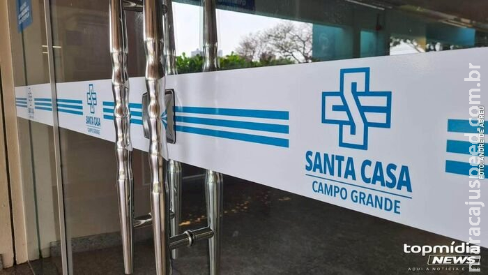 Idoso cai de árvore enquanto tentava pegar fruta e morre em hospital de Campo Grande Idoso cai de árvore enquanto tentava pegar fruta e morre em hospital de Campo Grande