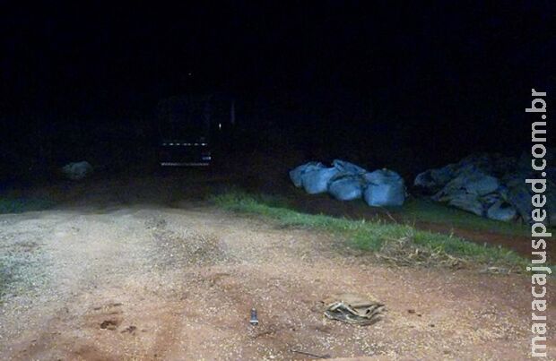 Idoso é esmagado por rodas de carreta e morre em área rural de Caracol Idoso é esmagado por rodas de carreta e morre em área rural de Caracol