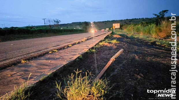 Idoso morre atropelado na MS-080, em Rochedo Idoso morre atropelado na MS-080, em Rochedo