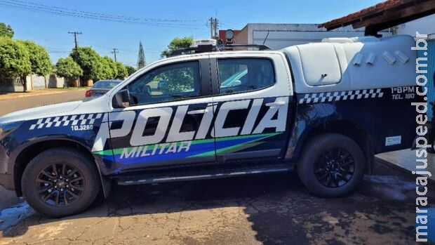 Jovem é preso após ameaçar funcionários com arma de comércio em Dourados Jovem é preso após ameaçar funcionários com arma de comércio em Dourados