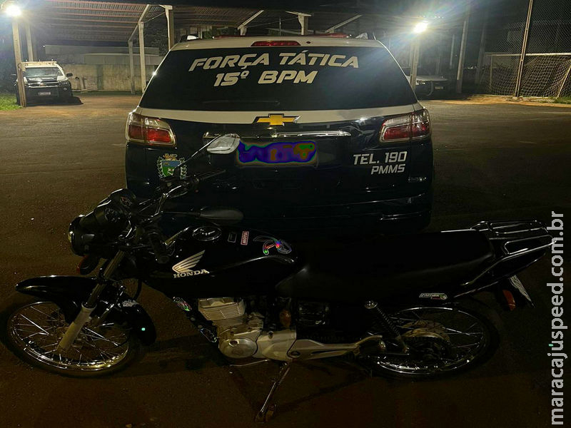 Maracaju: Condutor utilizando motocicleta empreende fuga de viatura do Tático, mas é abordado ao cair na frente da residência de sua vovó