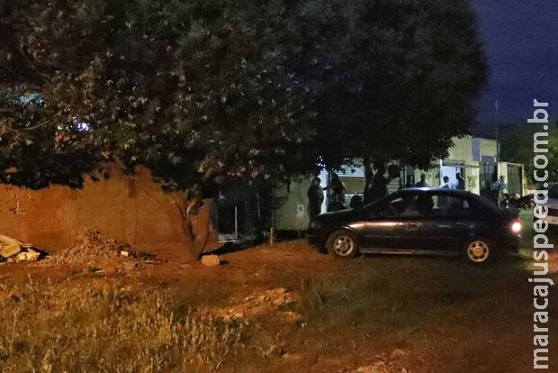 Marido mata mulher com três facadas no Nova Campo Grande Marido mata mulher com três facadas no Nova Campo Grande