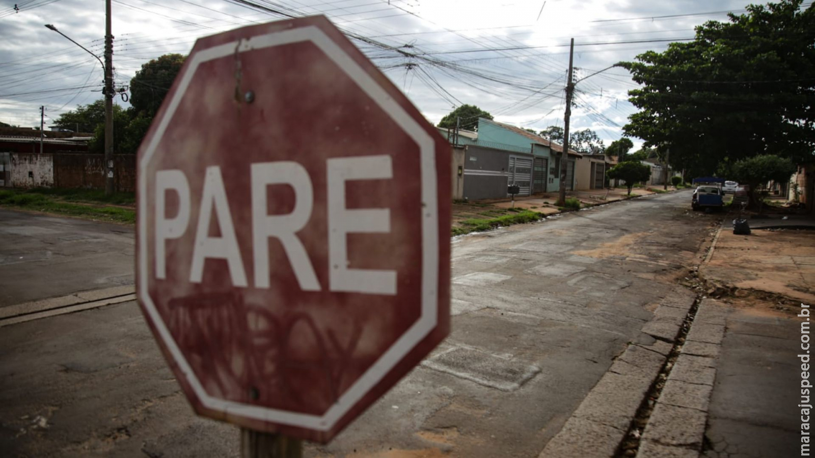 Moradores pedem quebra molas em rua onde criança teve dedo amputado em acidente no Coophavila Moradores pedem quebra molas em rua onde criança teve dedo amputado em acidente no Coophavila