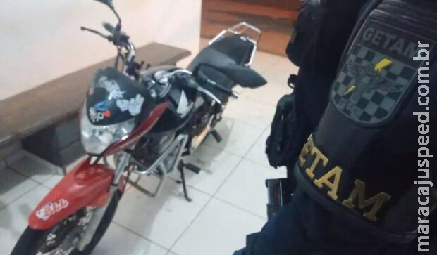 Motociclista com CNH vencida empina moto em frente a policiais e acaba detido em Três Lagoas Motociclista com CNH vencida empina moto em frente a policiais e acaba detido em Três Lagoas