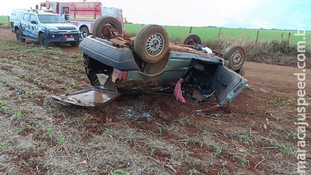 Motorista é socorrido em estado grave após capotar carro em Rio Brilhante
