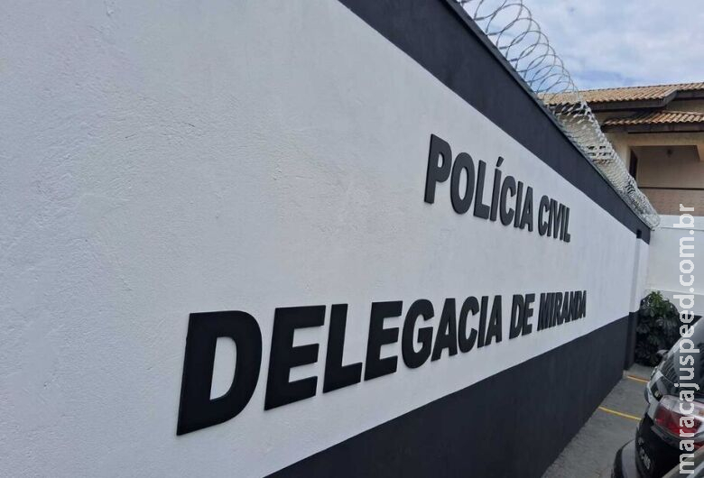 Mulher aciona polícia ao ser ameaçada de morte por ex-marido Mulher aciona polícia ao ser ameaçada de morte por ex-marido