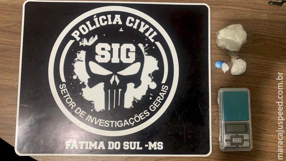 Operação do SIG da 1ª Delegacia desarticula associação para o tráfico de drogas que agia na cidade, prendendo em flagrante dois homens e detém adolescente Operação do SIG da 1ª Delegacia desarticula associação para o tráfico de drogas que agia na cidade, prendendo em flagrante dois homens e detém adolescente