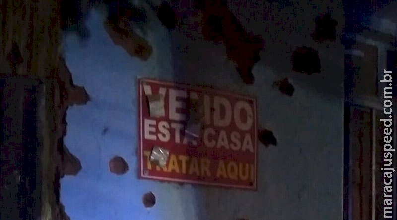 ‘Paga sua conta’: Casa é fuzilada e autores deixam bilhete em português na fronteira ‘Paga sua conta’: Casa é fuzilada e autores deixam bilhete em português na fronteira