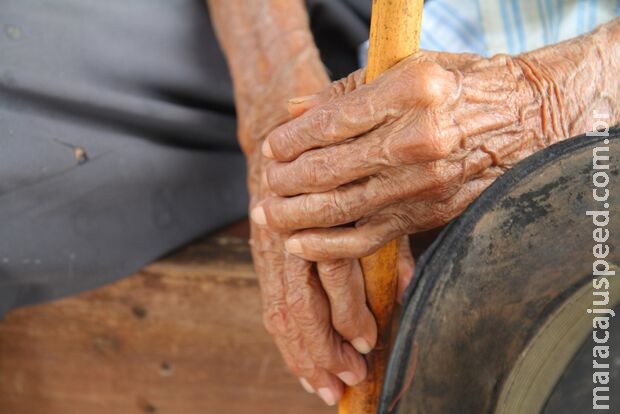 Pipoqueiro de 79 anos aceita trocar dinheiro para desconhecido e acaba roubado no Taquarussu