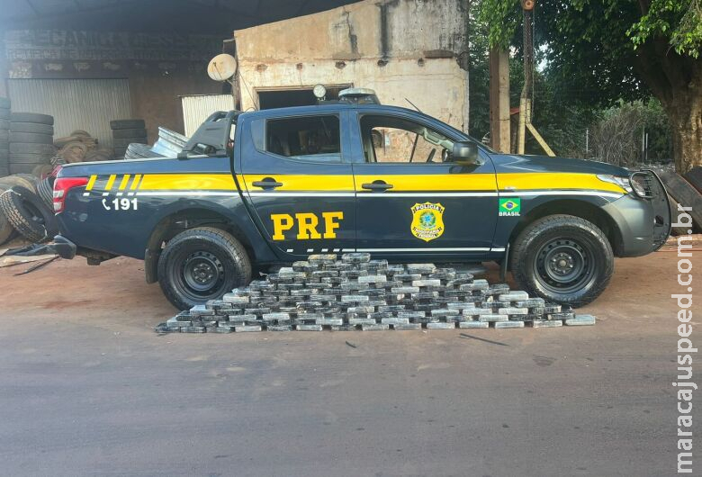 Pneus de caminhão montados chamaram atenção de polícia durante apreensão de cocaína Pneus de caminhão montados chamaram atenção de polícia durante apreensão de cocaína