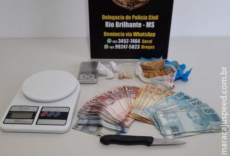 Polícia civil prende duas mulheres pela prática do tráfico de drogas Polícia civil prende duas mulheres pela prática do tráfico de drogas