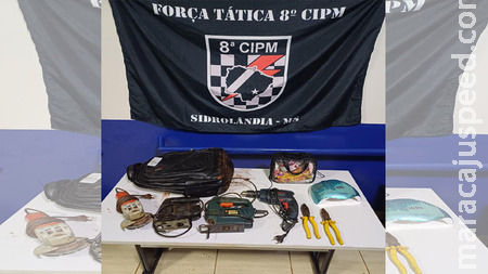 Polícia Militar recupera objetos abandonados em obra após denúncia de suspeito em Sidrolândia Polícia Militar recupera objetos abandonados em obra após denúncia de suspeito em Sidrolândia