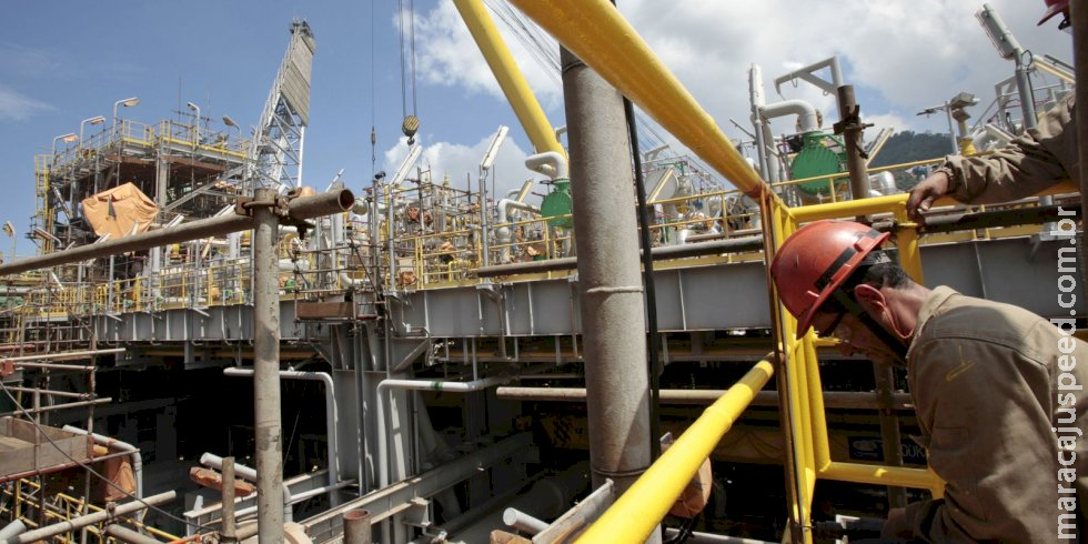 Produção total de petróleo e gás avança em relação a janeiro de 2023 Produção total de petróleo e gás avança em relação a janeiro de 2023