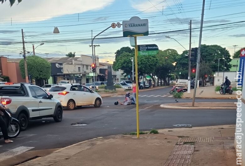 Acidente em cruzamento do Centro deixa duas pessoas feridas Acidente em cruzamento do Centro deixa duas pessoas feridas
