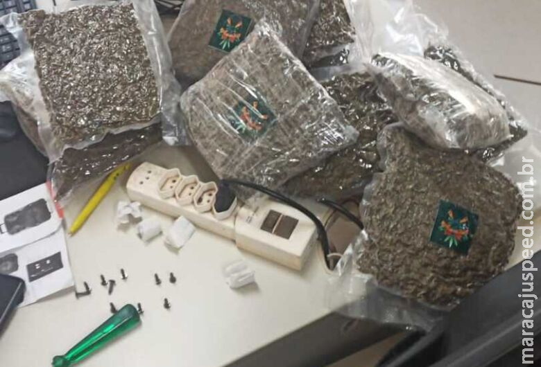 Alegando estar voltando de velório, casal é preso com maconha em ônibus em Ponta Porã Alegando estar voltando de velório, casal é preso com maconha em ônibus em Ponta Porã