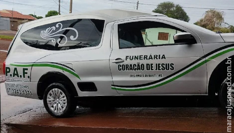 Assassino arrancou faca cravada para dar Assassino arrancou faca cravada para dar
