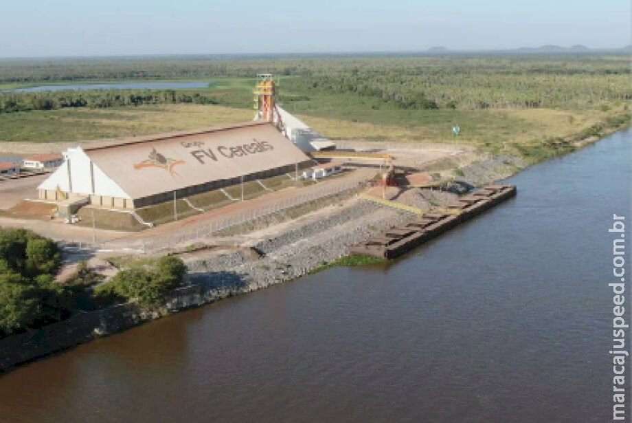 Baixo nível do Rio Paraguai paralisa portos e gera prejuízo Baixo nível do Rio Paraguai paralisa portos e gera prejuízo