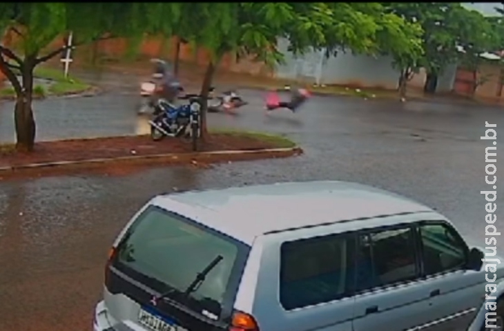Câmera registra acidente grave entre motocicletas no Jardim Colúmbia