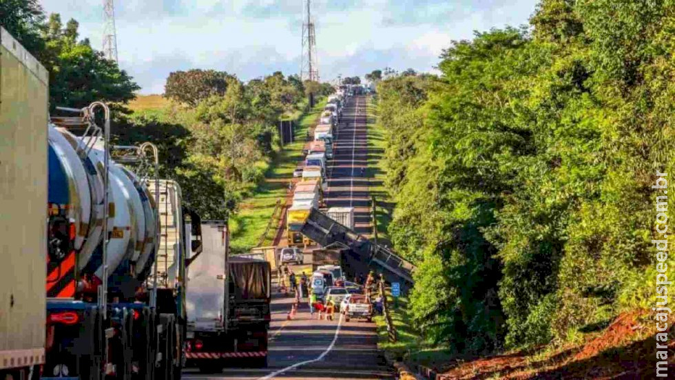 Causa do acidente com seis mortes na BR-163, ultrapassagem indevida soma 29 mil infrações em rodovias de MS Causa do acidente com seis mortes na BR-163, ultrapassagem indevida soma 29 mil infrações em rodovias de MS