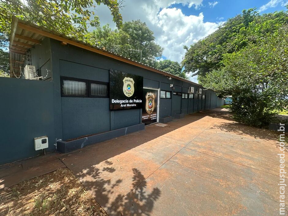 Condenado tenta fugir após ser visto pela polícia, mas acaba preso em Aral Moreira Condenado tenta fugir após ser visto pela polícia, mas acaba preso em Aral Moreira