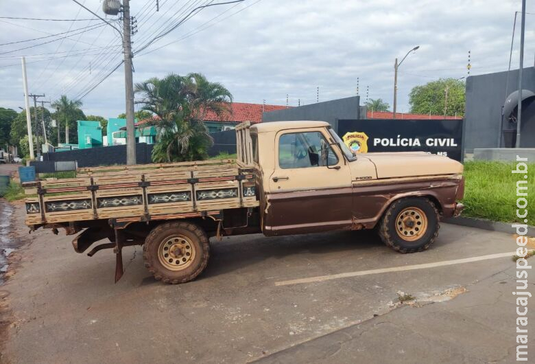 Dois adolescentes são detidos na fronteira após furto de caminhonete em fazenda Dois adolescentes são detidos na fronteira após furto de caminhonete em fazenda