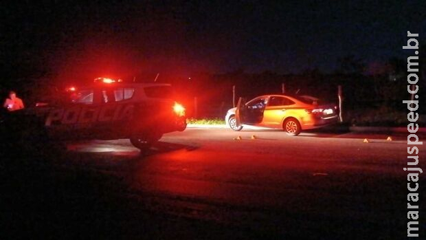 Dois criminosos morrem em confronto após roubarem carro em assalto no Guanandi