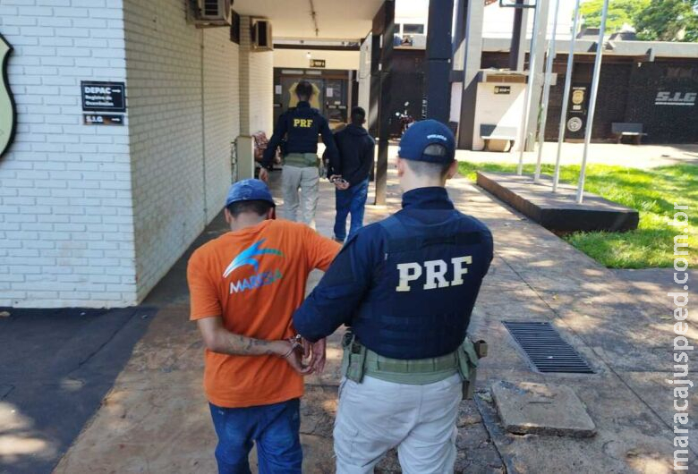 Dois são presos saindo de Dourados com drogas que seriam entregues no Sul do país Dois são presos saindo de Dourados com drogas que seriam entregues no Sul do país