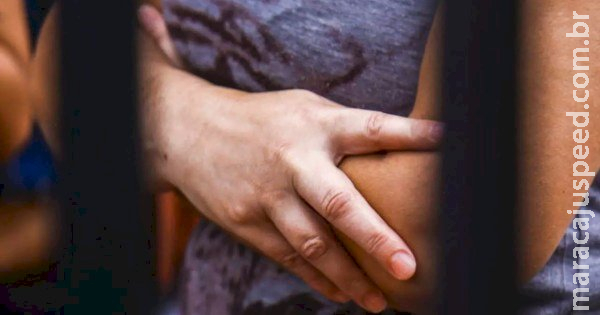 Durante confraternização, homem tenta estuprar mulher e é esfaqueado quatro vezes Durante confraternização, homem tenta estuprar mulher e é esfaqueado quatro vezes