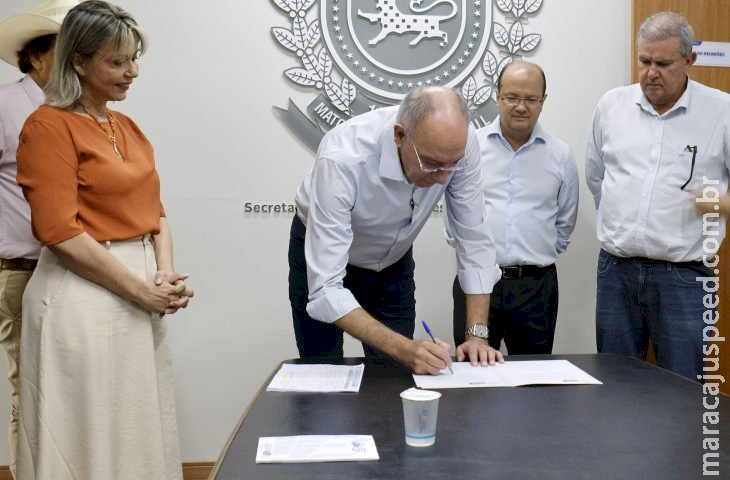 Governo firma convênios e impulsiona investimentos em infraestrutura nos municípios Governo firma convênios e impulsiona investimentos em infraestrutura nos municípios