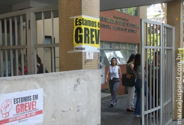 Governo propõe a servidores da educação reajuste de 9% em 2025