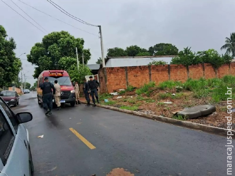 Homem foge após ser esfaqueado pela esposa em Três Lagoas Homem foge após ser esfaqueado pela esposa em Três Lagoas