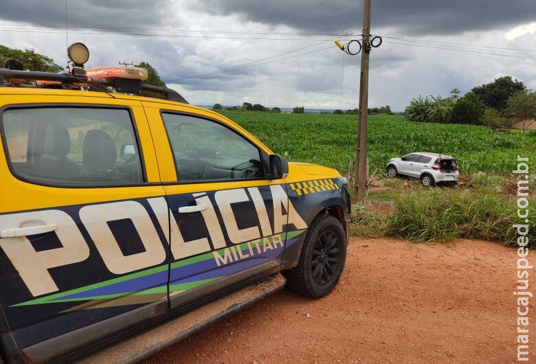 Homem foge no meio do milharal e abandona carro com mais de 350kg de maconha Homem foge no meio do milharal e abandona carro com mais de 350kg de maconha