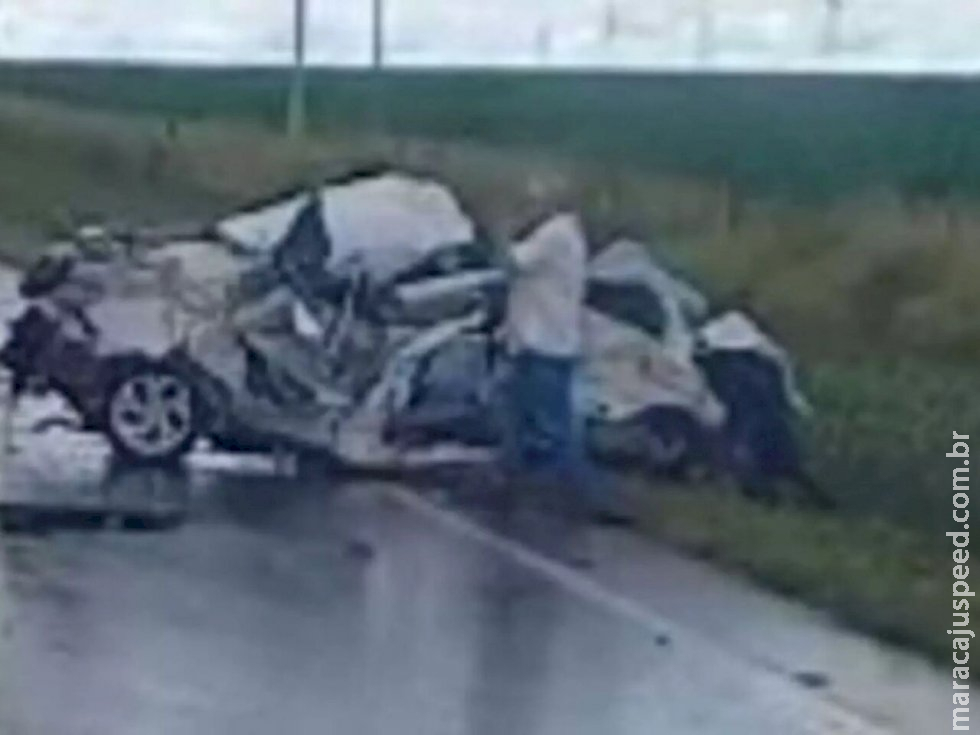 Homem morre ao capotar e bater de frente com caminhão na MS-162, em Sidrolândia Homem morre ao capotar e bater de frente com caminhão na MS-162, em Sidrolândia
