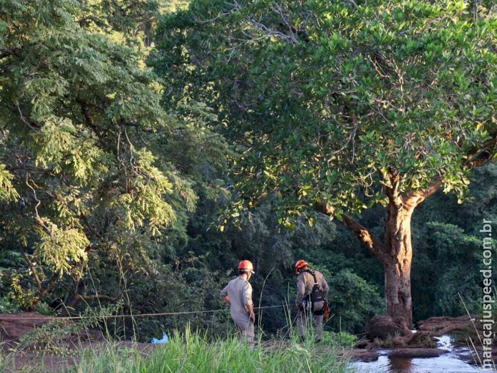 Homem morre após queda da Cachoeira do Inferninho Homem morre após queda da Cachoeira do Inferninho