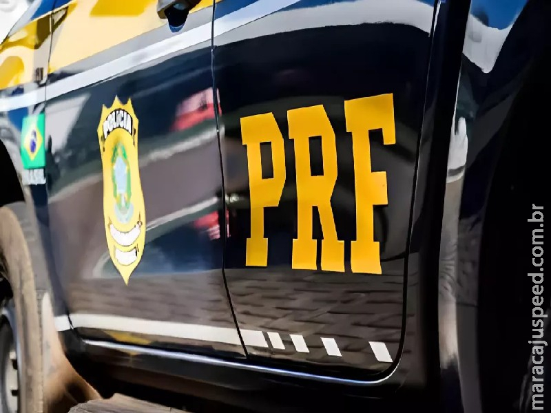 Idoso é preso pela PRF após ameaçar ex-mulher com bebê no colo na BR-262: ‘vai parar no paletó de madeira’ Idoso é preso pela PRF após ameaçar ex-mulher com bebê no colo na BR-262: ‘vai parar no paletó de madeira’