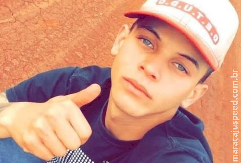 Jovem é assassinado a tiros em Itaporã quando empurrava moto na companhia da namorada