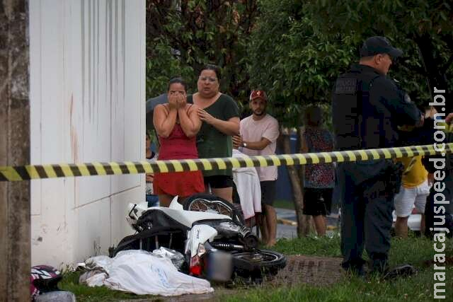 Morre motociclista que perdeu o controle em rotatória e bateu em muro em Campo Grande Morre motociclista que perdeu o controle em rotatória e bateu em muro em Campo Grande