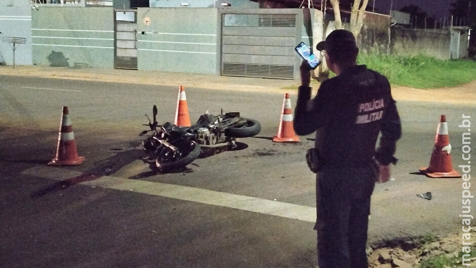 Motociclista atingido por caminhão sofre fraturas em Aquidauana Motociclista atingido por caminhão sofre fraturas em Aquidauana