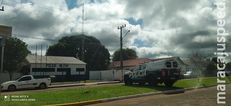 Mulher crava espeto no peito do namorado durante evento de Aniversário da Feira no Distrito do Quebra Coco