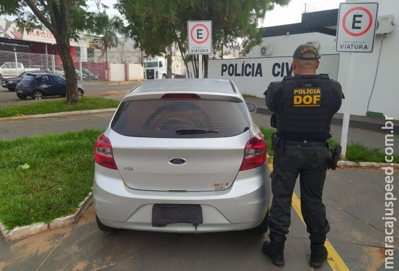 Mulher que seguia para o Paraná com veículo adulterado é presa Mulher que seguia para o Paraná com veículo adulterado é presa